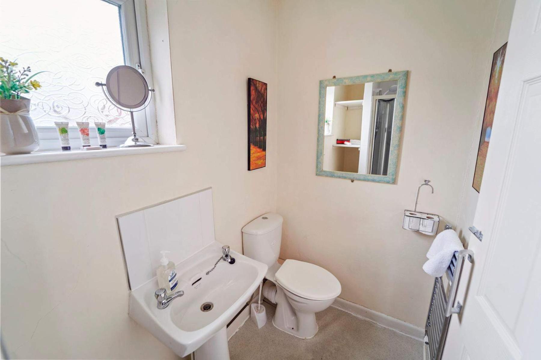 4 Bed Homely Retreat - Γούλβερχαμπτον Εξωτερικό φωτογραφία